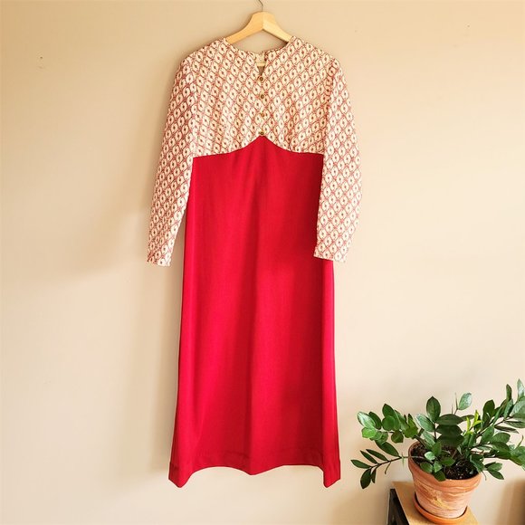 Vintage red and cream maxi dress from 1970s. - Picture 5 of 14